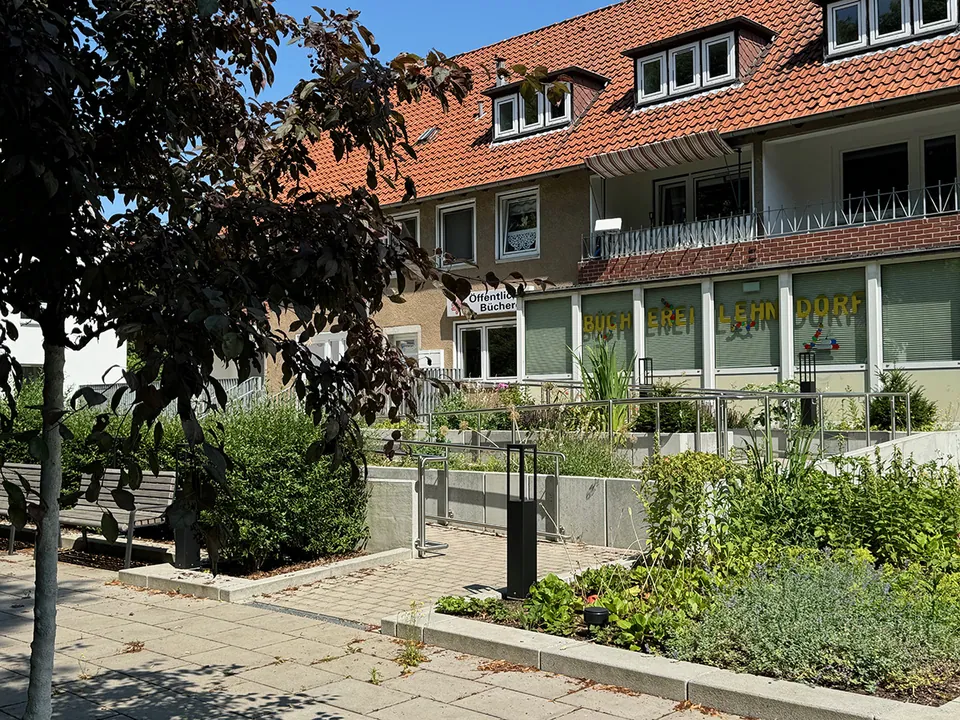 SAARSTR. 125/126 - LEHNDORFPLATZ BRAUNSCHWEIG – Stadtplatzgestaltung, Foto 4